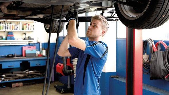 Getriebespülung bei AUTO CHECK Kfz Werkstatt und Autoreparatur Mayer & Köhler in Göppingen